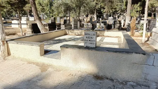 Betonarme kabir imalatı ve zemin hazırlığı — Antep Mezarcı