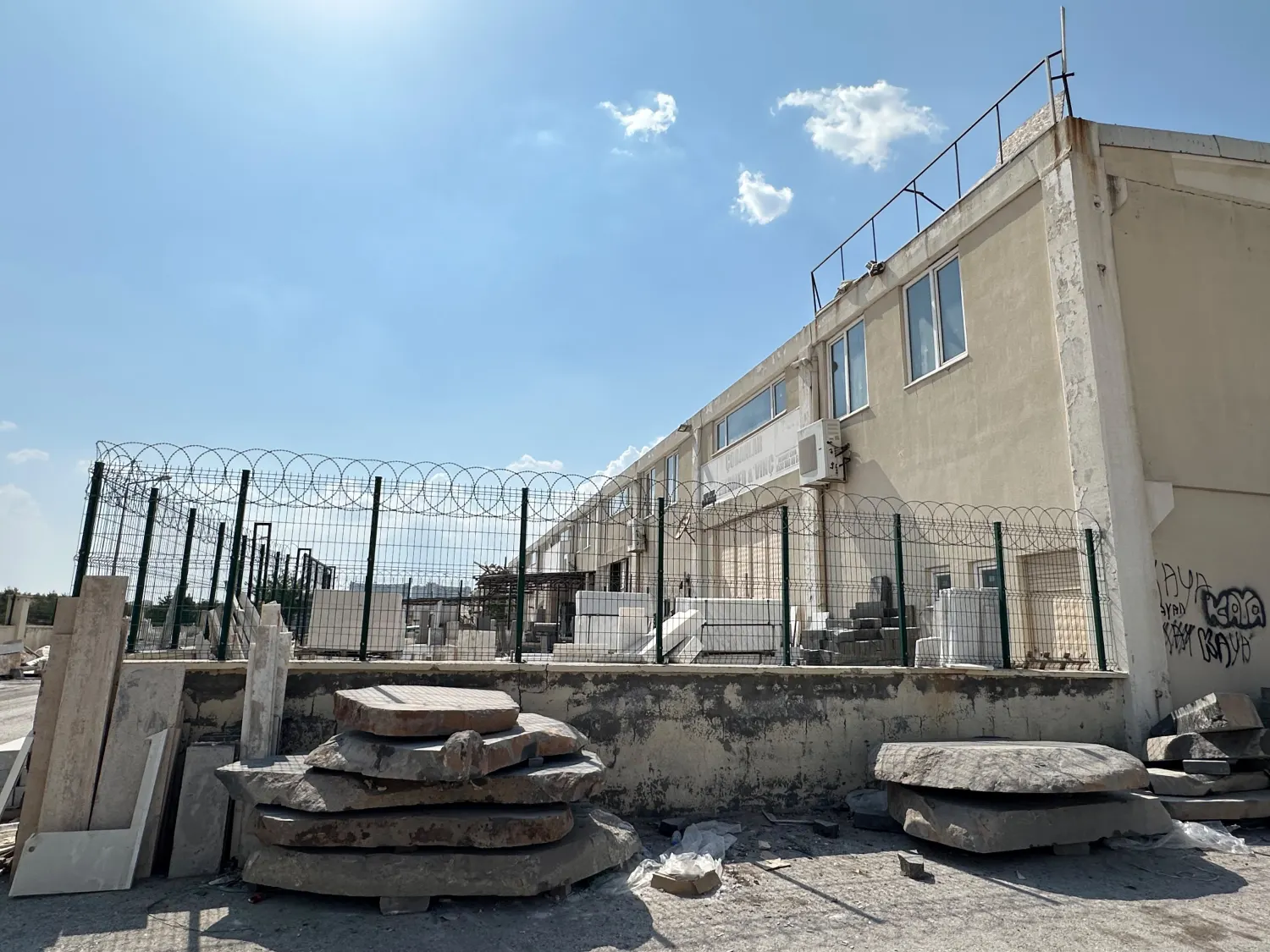 Yeşilkent Mermerciler Sitesi’ndeki mermer atölyemiz — Antep Mezarcı